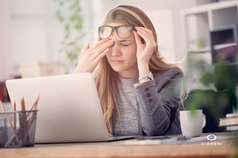 Occhiali per miopia e computer: come scegliere quelli giusti